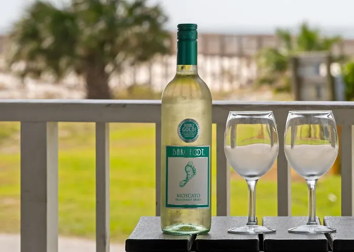 Salty Dune 2br W Pools Holiday home *
