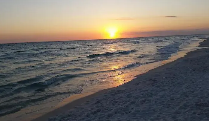 Salty Dune 2br W Pools