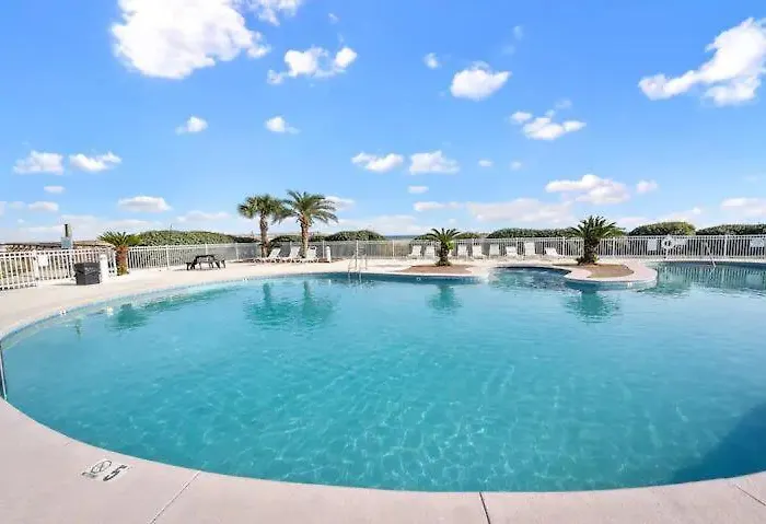 Salty Dune 2br W Pools *