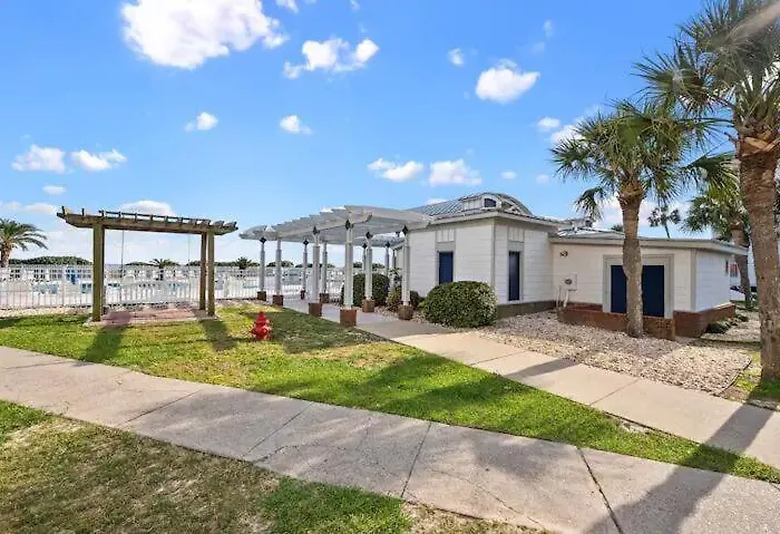 Holiday home Salty Dune 2br W Pools Gulf Shores