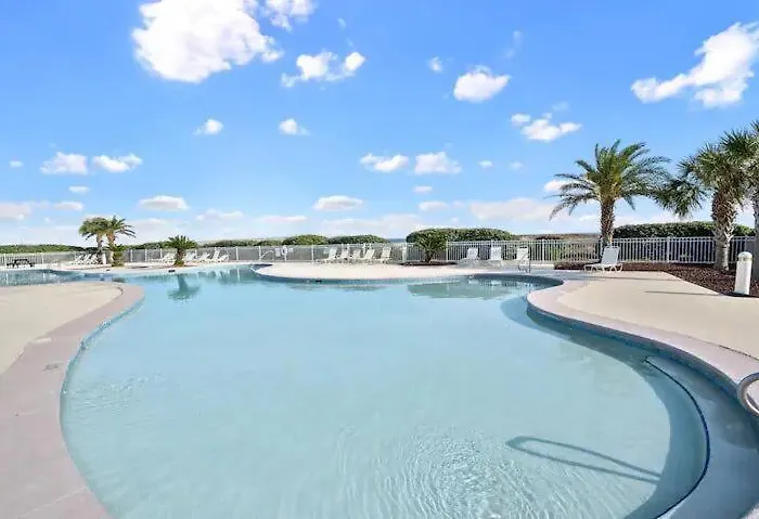 Salty Dune 2br W Pools Holiday home